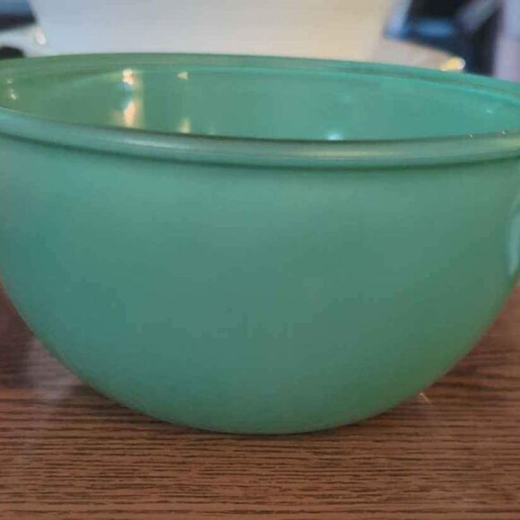 Set of 2 Vintage Nesting Glass Mixing Bowls - Picture 8 of 9